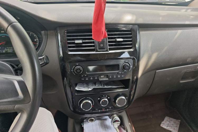 Used Wuling Rongguang V 2018 1.5L Standard Version Audio And AC Panel