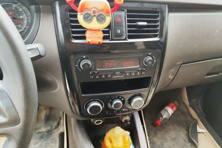 Used Wuling Rongguang V 2018 1.5L Standard Version Audio And AC Panel