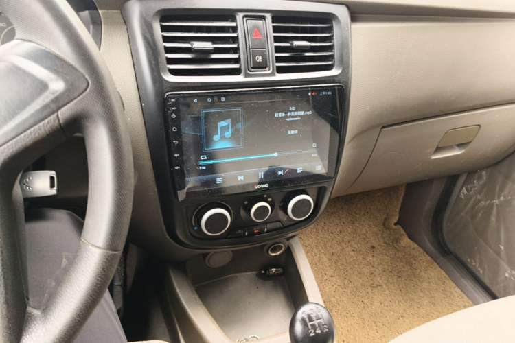 Used Wuling Rongguang V 2018 1.5L Practical Version Audio And AC Panel
