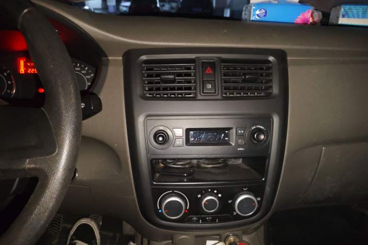 Used Wuling Rongguang V 2018 1.2L Practical Model Audio And AC Panel