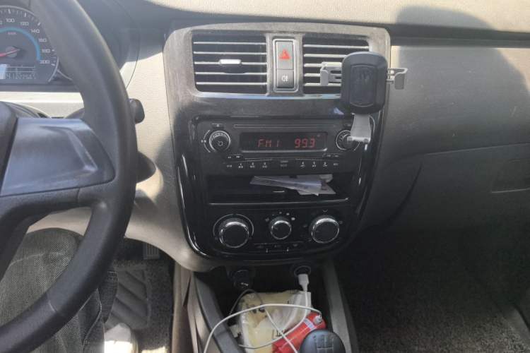 Used Wuling Rongguang V 2018 1.5L Standard Version Audio And AC Panel