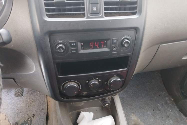 Used Wuling Rongguang V 2018 1.2L Practical Model Audio And AC Panel