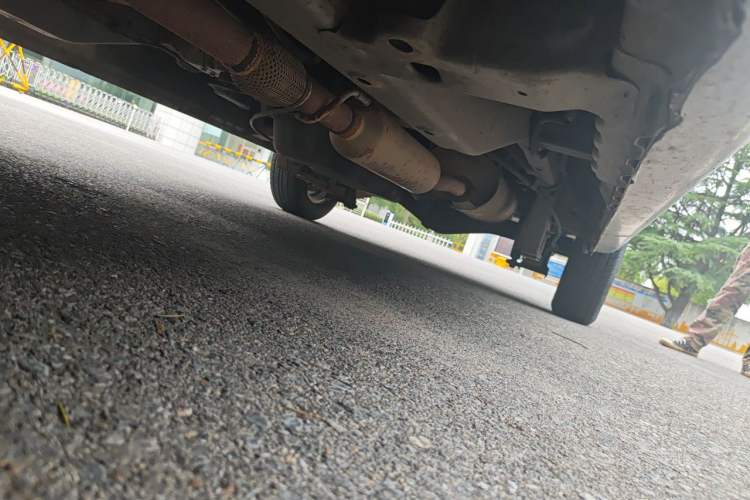 Used Wuling Rongguang V 2018 1.5L Practical Version Chassis Front Left