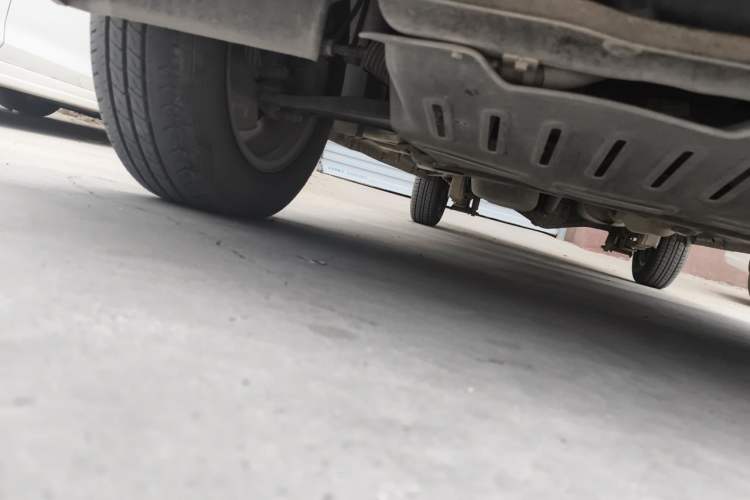 Used Wuling Rongguang V 2018 1.5L Standard Version Chassis Front Right