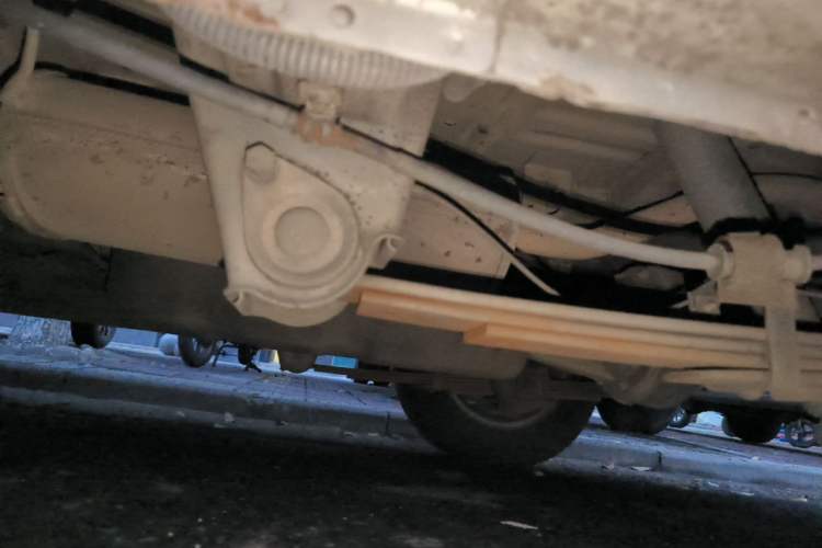Used Wuling Rongguang V 2018 1.2L Standard Model Chassis Rear Left