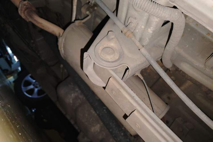 Used Wuling Rongguang V 2018 1.2L Standard Model Chassis Rear Left
