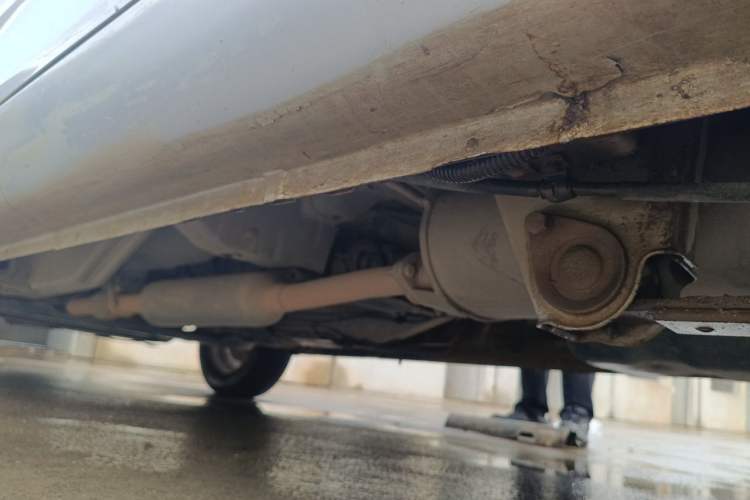 Used Wuling Rongguang V 2018 1.5L Standard Version Chassis Rear Left