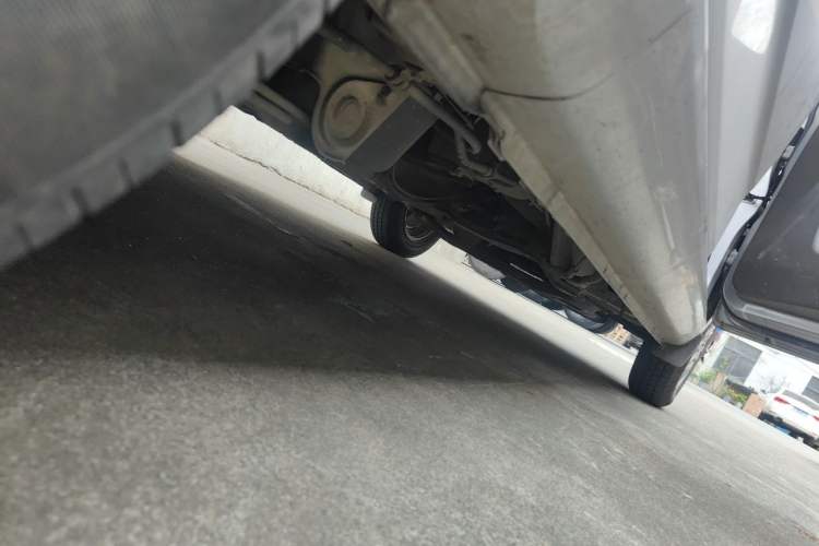 Used Wuling Rongguang V 2018 1.5L Standard Version Chassis Rear Right