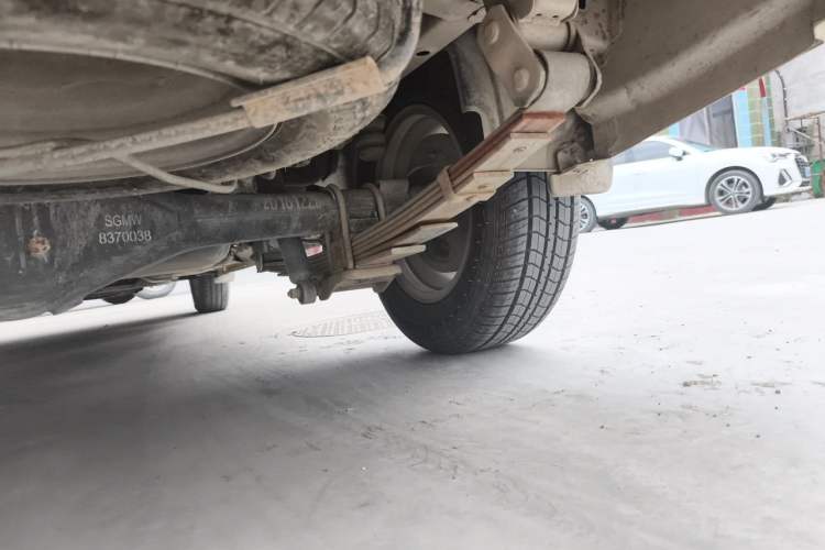 Used Wuling Rongguang V 2018 1.5L Standard Version Chassis Rear Right