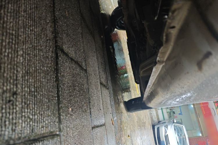 Used Wuling Rongguang V 2018 1.5L Practical Version Chassis Rear Right