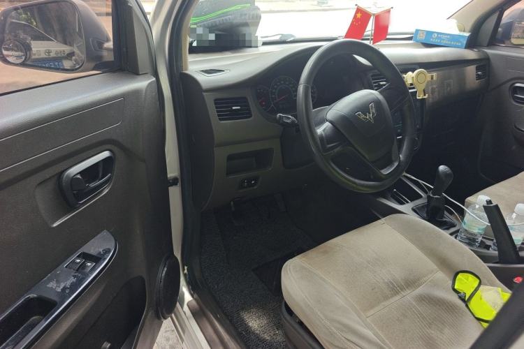 Used Wuling Rongguang V 2018 1.5L Standard Version Driver Seat