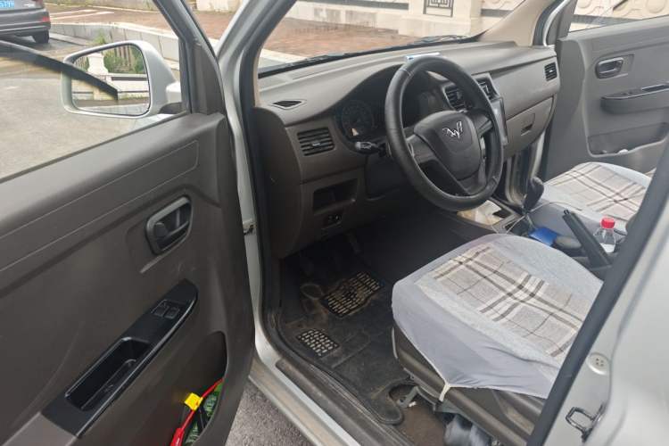 Used Wuling Rongguang V 2018 1.5L Standard Version Driver Seat
