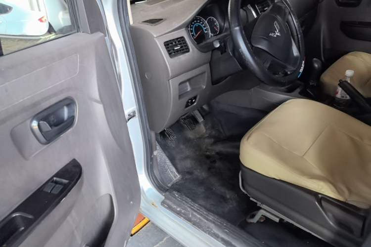 Used Wuling Rongguang V 2018 1.5L Standard Version Driver Seat