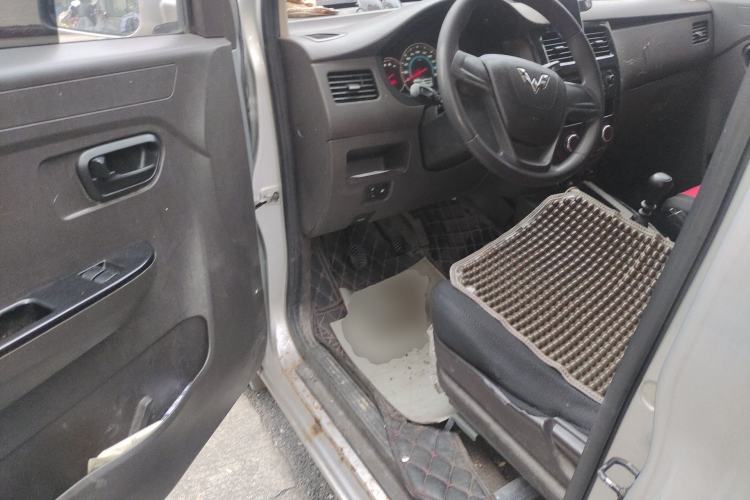 Used Wuling Rongguang V 2018 1.5L Standard Version Driver Seat
