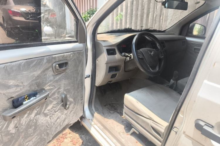 Used Wuling Rongguang V 2018 1.5L Practical Version Driver Seat