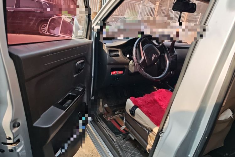 Used Wuling Rongguang V 2018 1.5L Standard Version Driver Seat