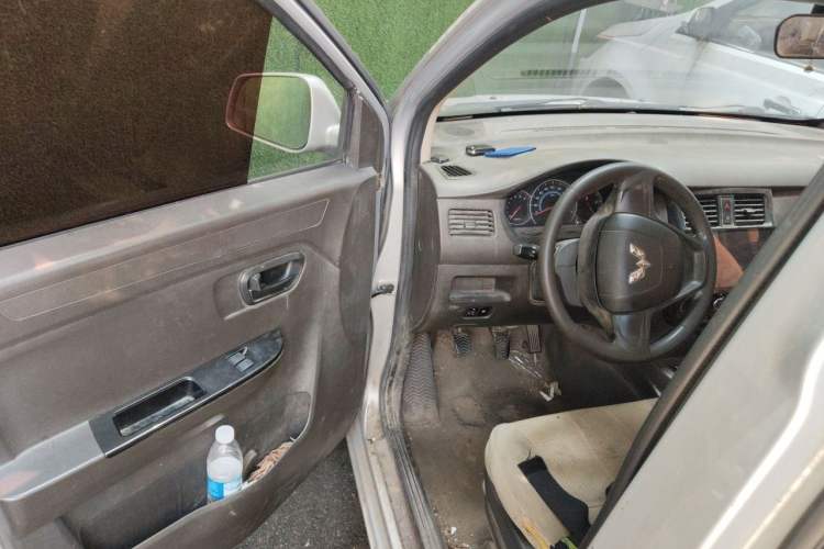 Used Wuling Rongguang V 2018 1.5L Practical Version Driver Seat