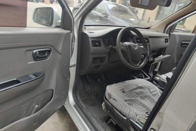 Used Wuling Rongguang V 2018 1.5L Standard Version Driver Seat