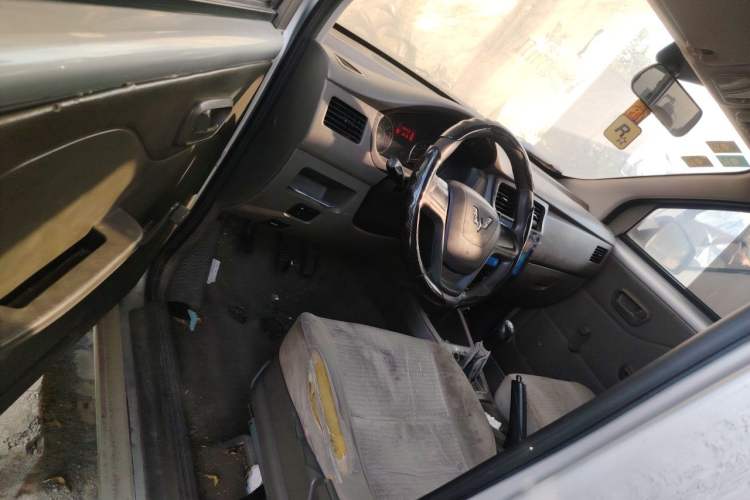Used Wuling Rongguang V 2018 1.5L Practical Version Driver Seat