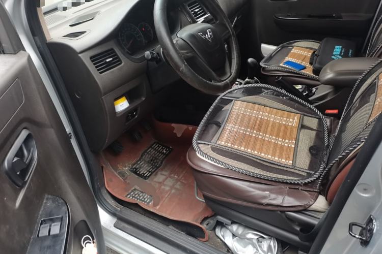 Used Wuling Rongguang V 2018 1.5L Standard Version Driver Seat