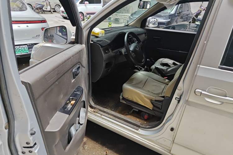 Used Wuling Rongguang V 2018 1.5L Standard Version Driver Seat