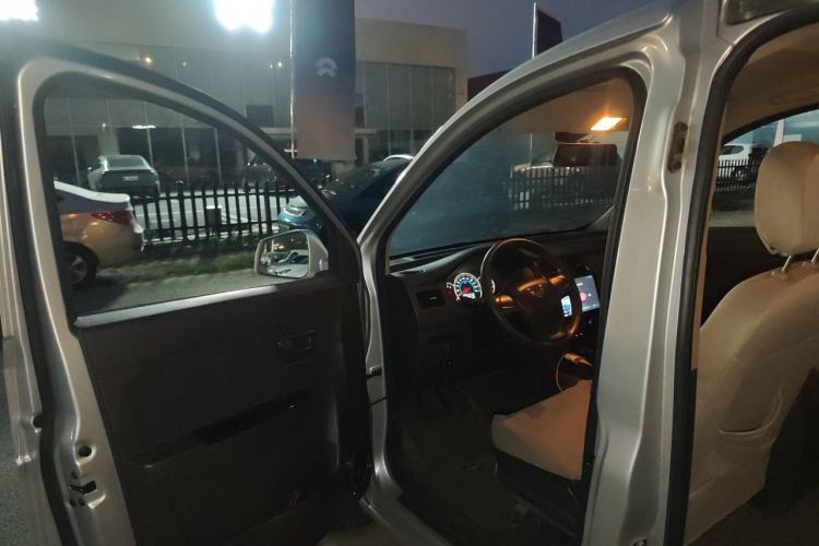 Used Wuling Rongguang V 2018 1.5L Standard Version Driver Seat