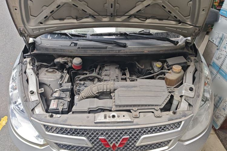 Used Wuling Rongguang V  Engine Bay
