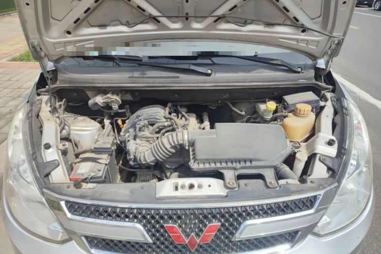 Used Wuling Rongguang V 2018 1.2L Practical Model Engine Bay