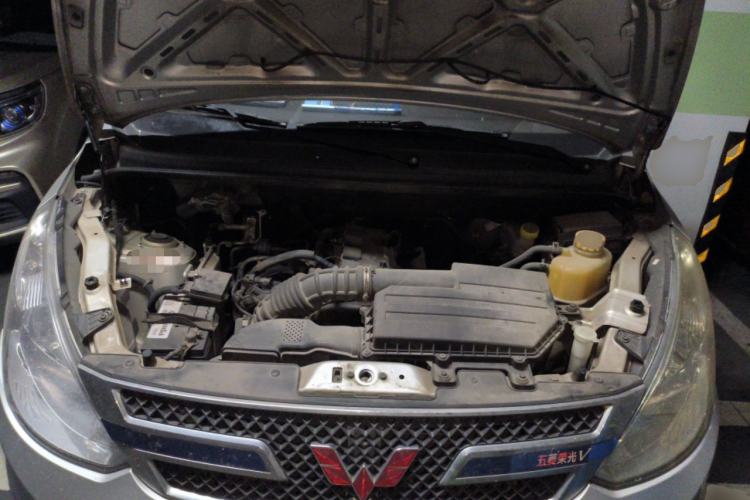 Used Wuling Rongguang V 2018 1.5L Standard Version Engine Bay