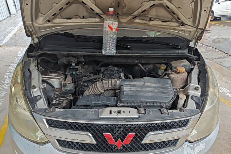 Used Wuling Rongguang V 2018 1.5L Standard Version Engine Bay