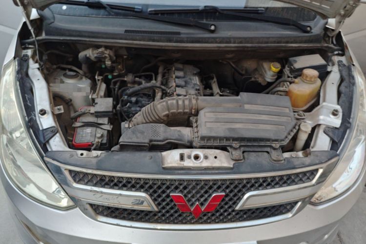 Used Wuling Rongguang V 2018 1.5L Standard Version Engine Bay