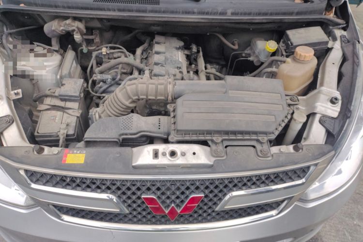 Used Wuling Rongguang V 2018 1.5L Standard Version Engine Bay