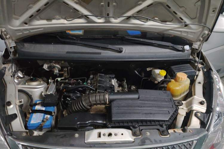 Used Wuling Rongguang V 2018 1.5L Standard Version Engine Bay