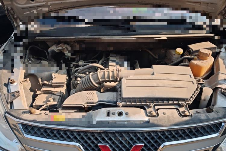 Used Wuling Rongguang V 2018 1.5L Standard Version Engine Bay
