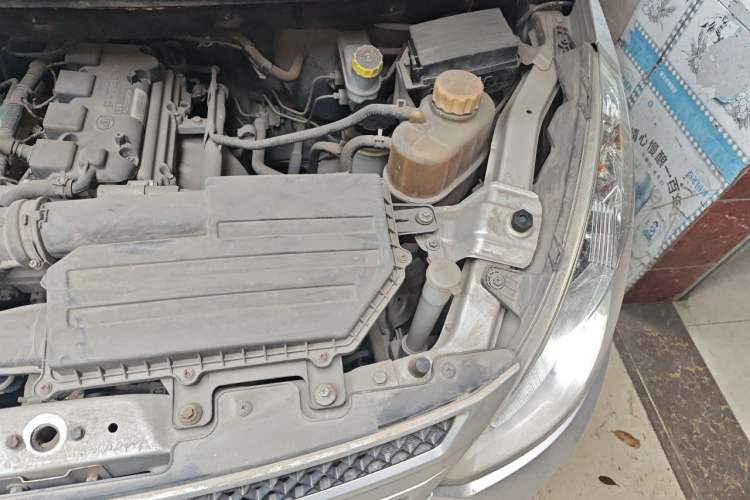 Used Wuling Rongguang V  Engine Bay Left