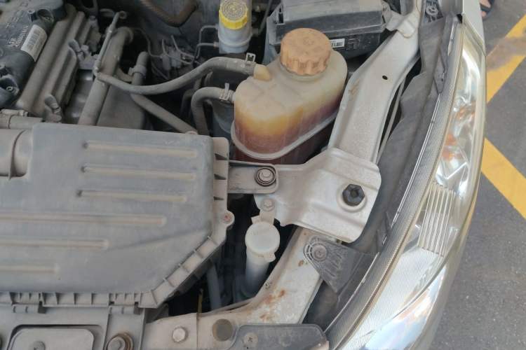 Used Wuling Rongguang V  Engine Bay Left
