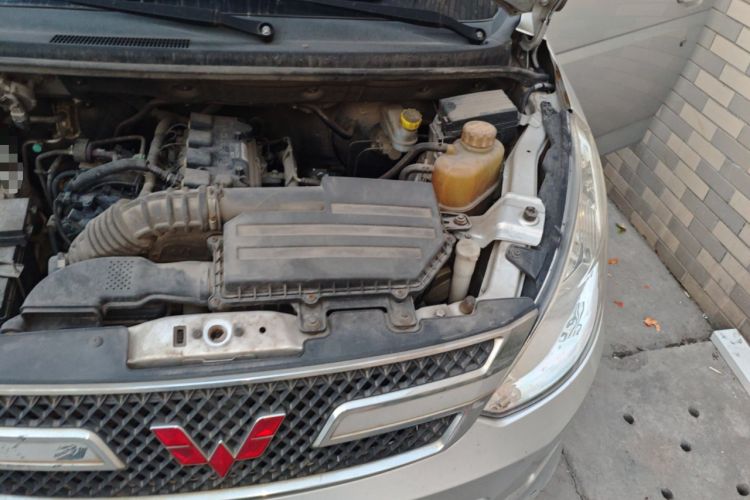 Used Wuling Rongguang V 2018 1.5L Standard Version Engine Bay Left