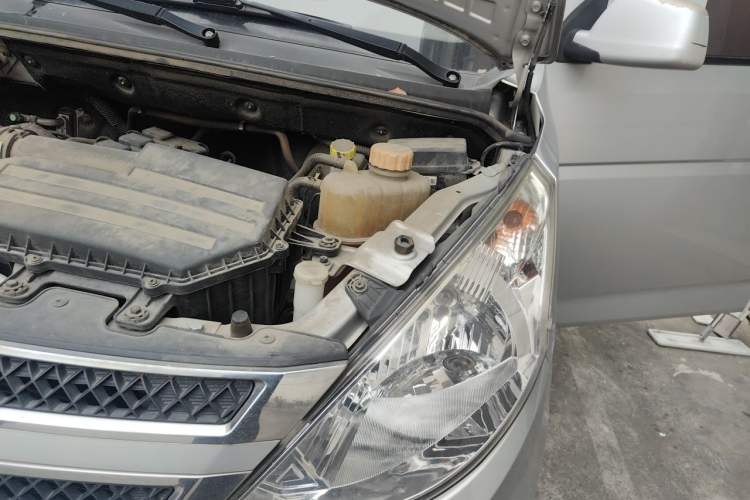 Used Wuling Rongguang V 2018 1.5L Standard Version Engine Bay Left