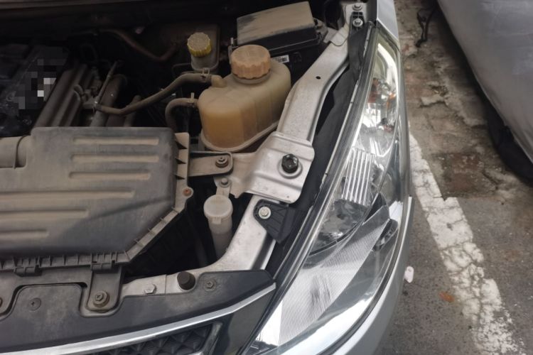 Used Wuling Rongguang V 2018 1.5L Standard Version Engine Bay Left