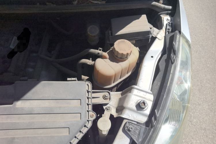 Used Wuling Rongguang V 2018 1.5L Standard Version Engine Bay Left