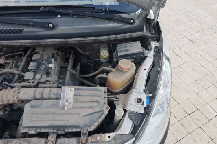 Used Wuling Rongguang V  Engine Bay Left
