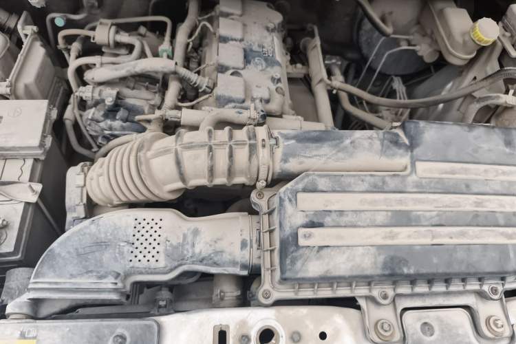 Used Wuling Rongguang V 2018 1.5L Standard Version Engine Bay