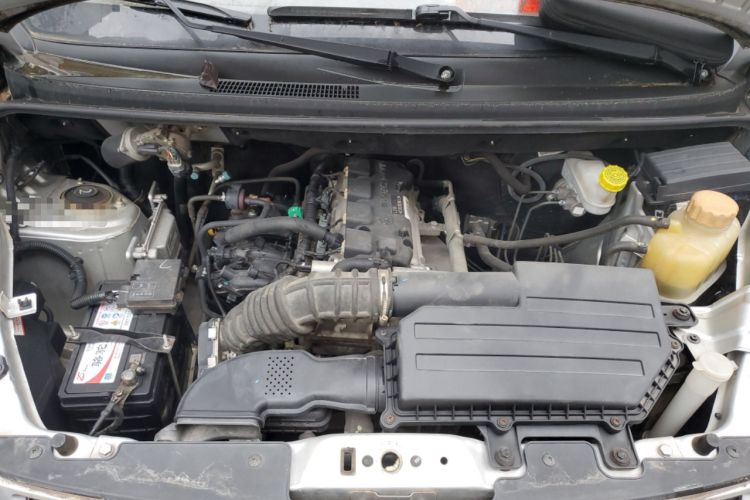 Used Wuling Rongguang V 2018 1.5L Practical Version Engine Bay