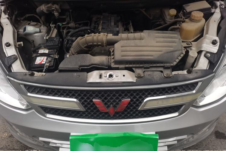 Used Wuling Rongguang V 2018 1.5L Standard Version Engine Bay