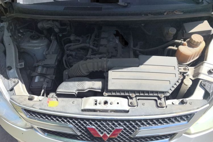 Used Wuling Rongguang V 2018 1.5L Standard Version Engine Bay