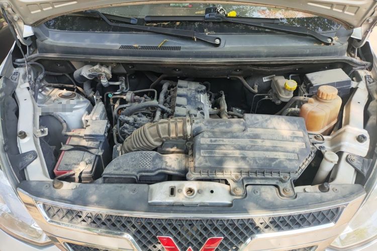 Used Wuling Rongguang V 2018 1.5L Standard Version Engine Bay
