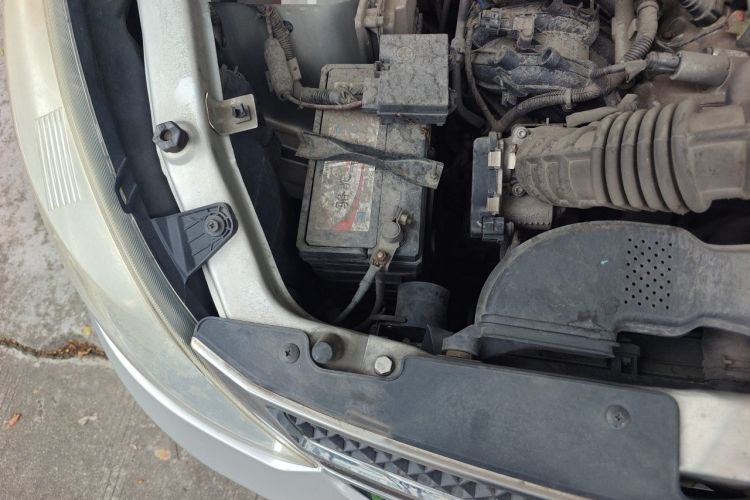 Used Wuling Rongguang V 2018 1.5L Standard Version Engine Bay Right