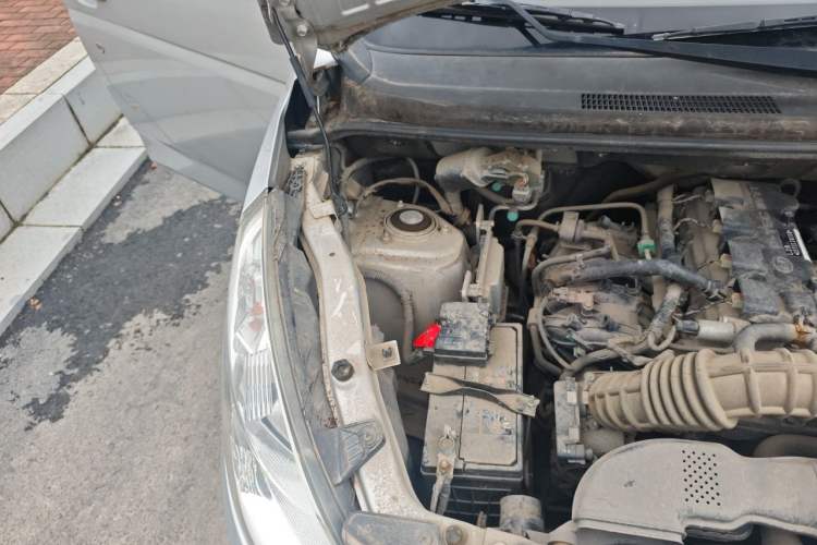 Used Wuling Rongguang V 2018 1.5L Standard Version Engine Bay Right