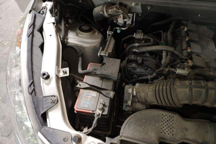 Used Wuling Rongguang V 2018 1.5L Practical Version Engine Bay Right