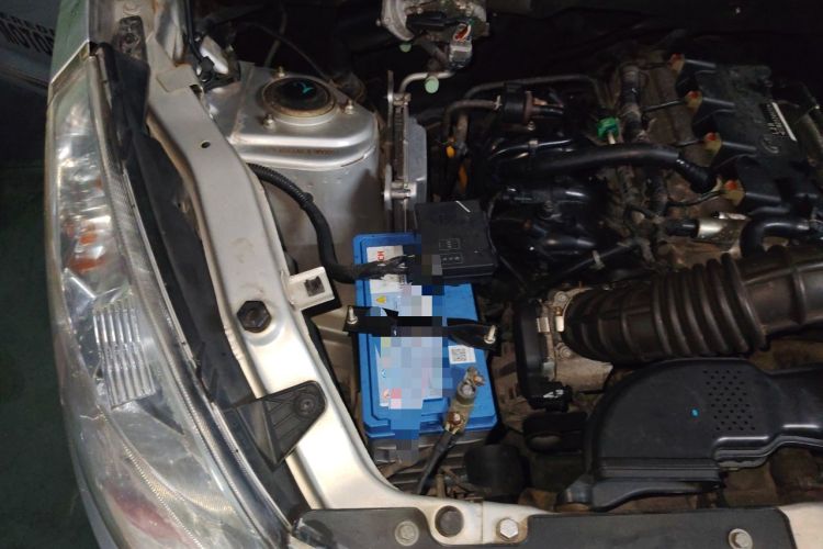 Used Wuling Rongguang V 2018 1.5L Standard Version Engine Bay Right